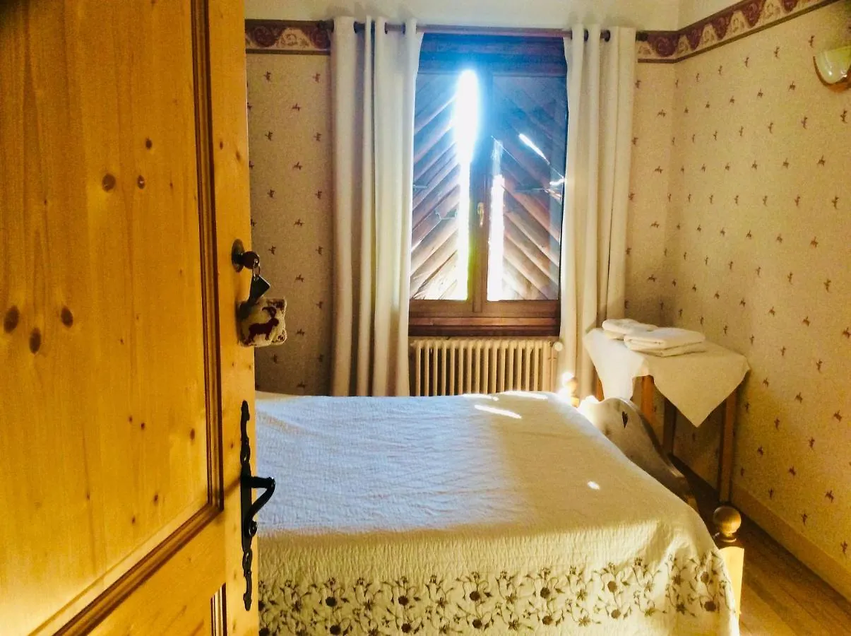 Au Refuge De Blanche Bed & Breakfast Seythenex 0*,  France